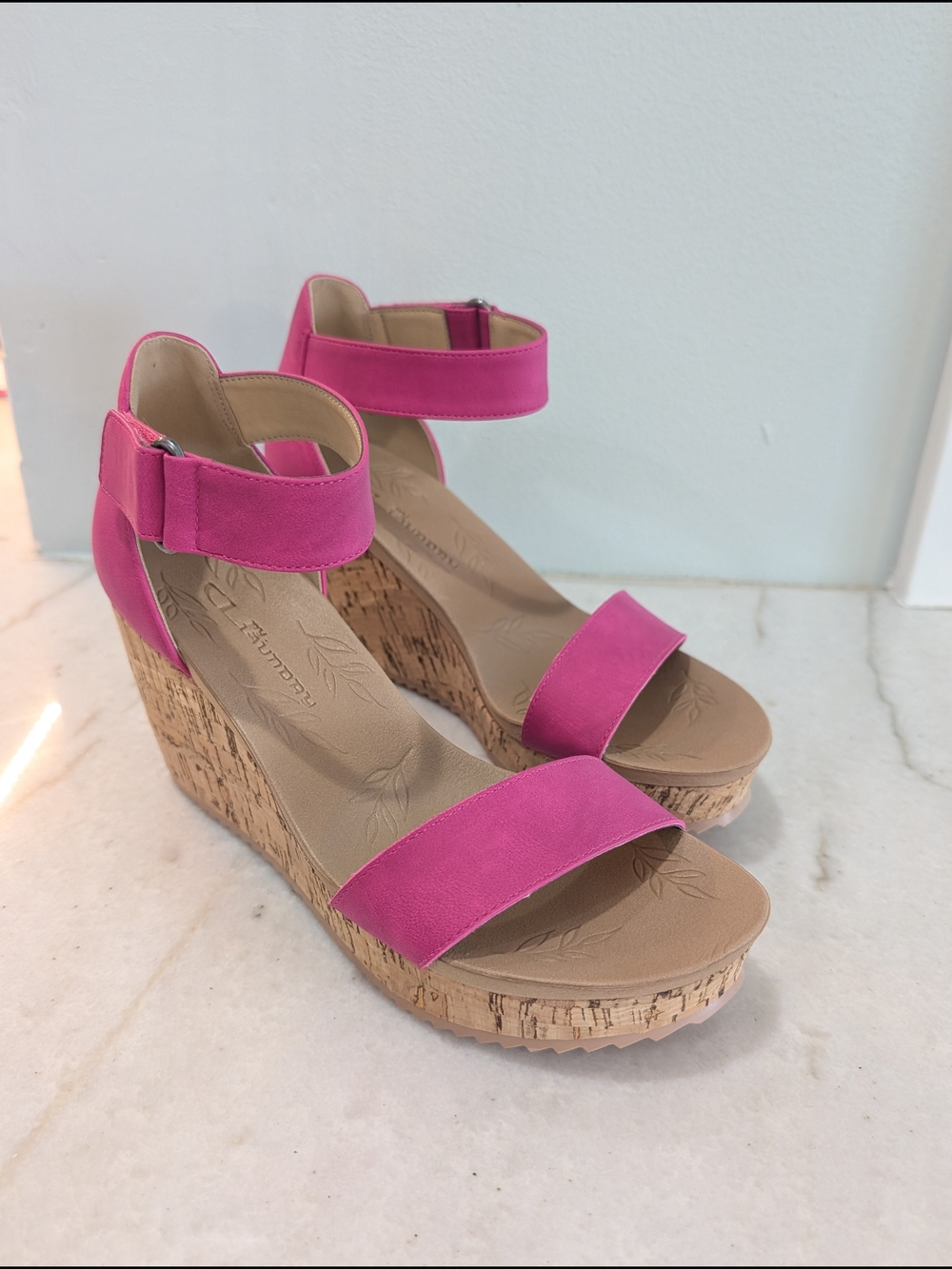 CL Chinese Laundry Women’s Magenta Pink 3" Wedge Sandals with Ankle Strap Size 8